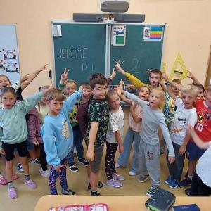 f50e87a5-83a3-421b-8ee2-b06f23d4f525.jpg